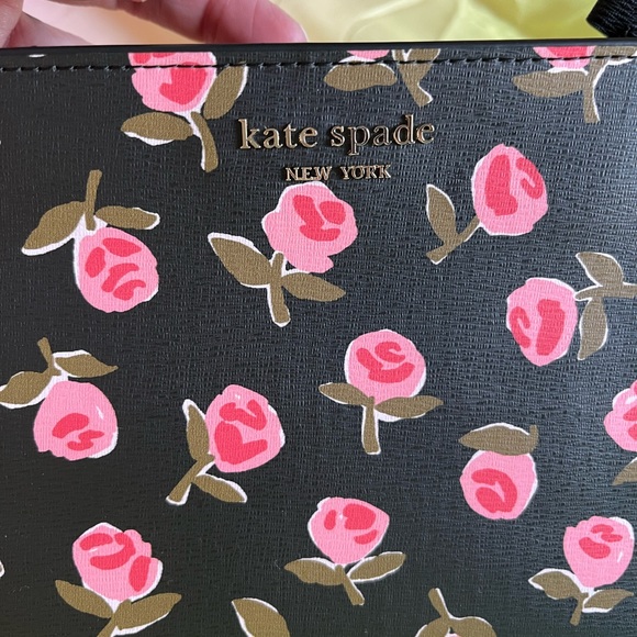 Beautiful Kate Spade PINK ROSE Wristlet - Picture 3 of 7